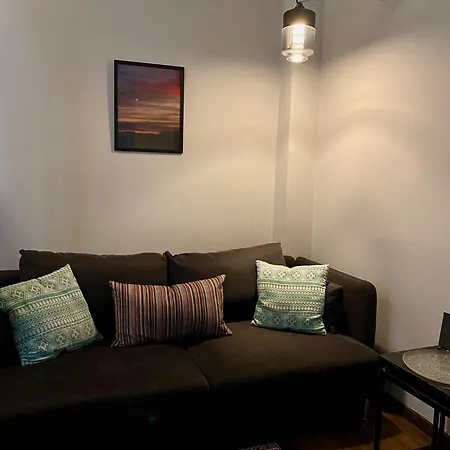 Industrial Elegance Studio - 2' From Aristotelous